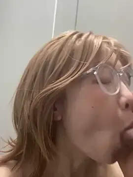Stripchat Live Sex Cam of yuer_your