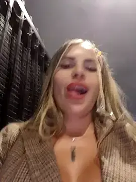 Stripchat Adult Webcam of Cata_city1106