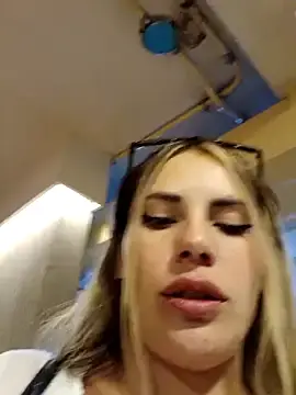 Stripchat Live Sex Cam of Cata_city1106