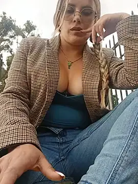 Stripchat Live Porn of Cata_city1106