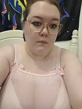 Stripchat Best Webcam of Sexycurvyemilyy