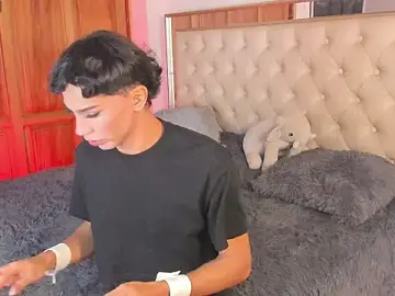 Stripchat Live Sex Cam of im_sebaslopez