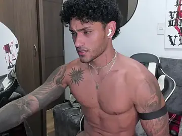 Stripchat Free Porn Cam of Alessandro_Vanni