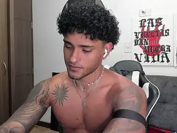 Stripchat Sex Cam of Alessandro_Vanni