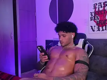 Stripchat Live Porn of Alessandro_Vanni
