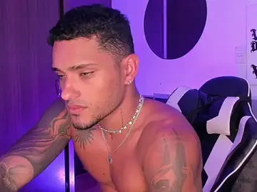Stripchat Live Sex Cam of Alessandro_Vanni