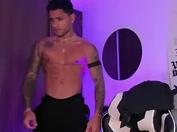 Stripchat Live Sex Cam of Alessandro_Vanni