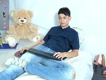 Stripchat Free Live Porn of Benjamin_Buster