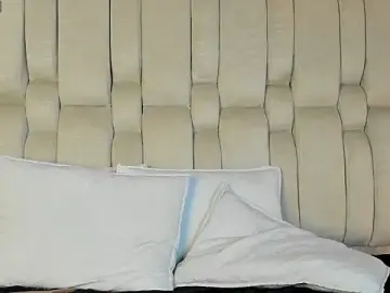 Stripchat Live Sex Cam of Isa_Little_Star