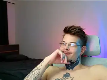 Stripchat Adult Webcam of DENIS_HERE