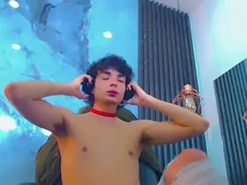 Stripchat Sex Cam of Sr_BonnyEthan