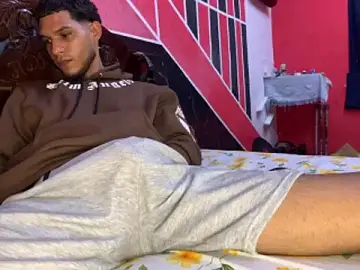 Stripchat Sex Chat of tanned_boy