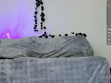 Stripchat Free Porn Cam of Lein_Bone