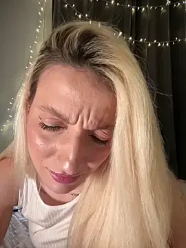 Stripchat Sex Chat of Ella_Charm