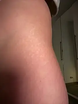 Stripchat Free Porn Cam of Ella_Charm