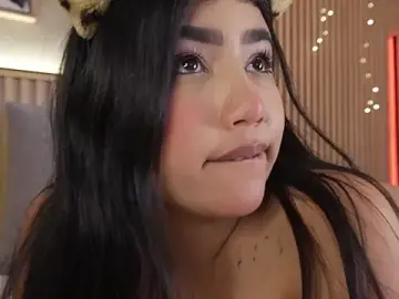 Stripchat Sex Cam of Lana_Lann