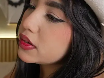 Stripchat Sex Cam of Lana_Lann
