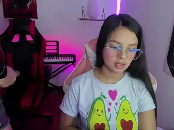 Stripchat Live Sex Cam of jessi_and_boy