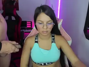 Stripchat Live Sex Cam of jessi_and_boy