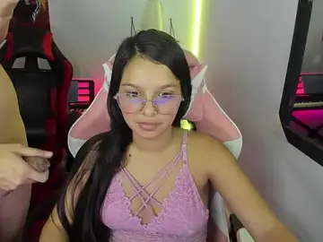 Stripchat Nude Webcam of jessi_and_boy