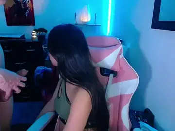 Stripchat Live Sex Cam of jessi_and_boy