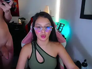 Stripchat Free Porn Cam of jessi_and_boy