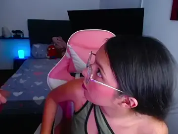 Stripchat Sex Chat of jessi_and_boy
