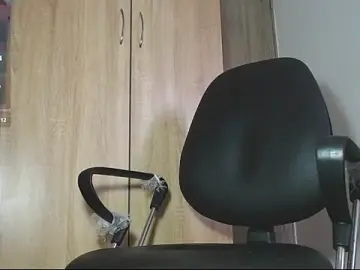 Stripchat Sex Cam of leonal_oconer