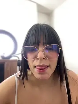 Stripchat Free Live Porn of Lia_flowers