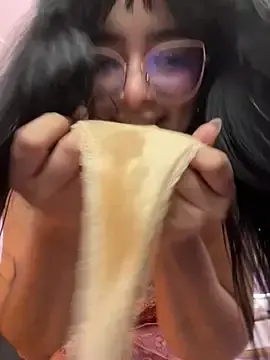 Stripchat Free Porn Cam of Lia_flowers