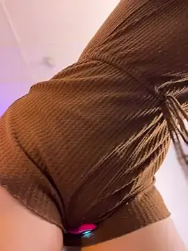 Stripchat Live Sex Cam of Lia_flowers