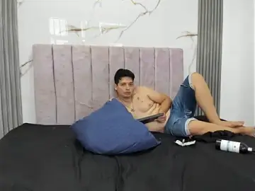 Stripchat Watch Live Sex Cams of FerneyManti