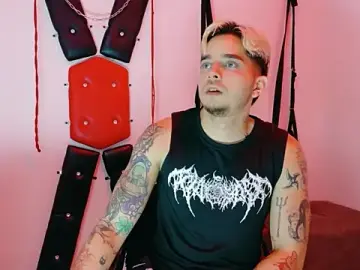 Stripchat Live Sex Cam of AliceandMax