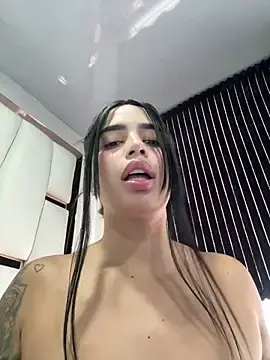 Stripchat Live Sex Cam of perla_kem_