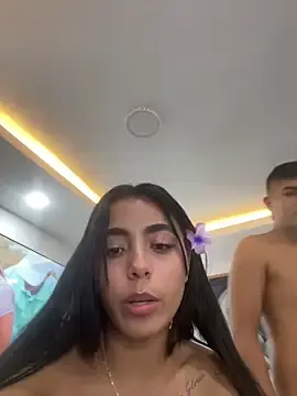 Stripchat Sex Cam of AntonellaAndNoah