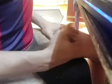 Stripchat Free Porn Cam of growing20yo