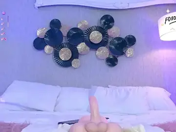 Stripchat Live Sex Cam of issys_lam