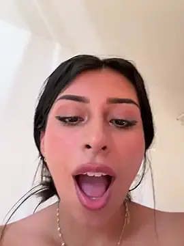 Stripchat Live Porn of sweetAli_