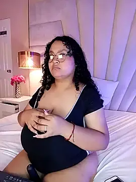 Stripchat Free Porn Cam of KITY_HILL