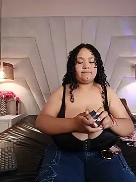 Stripchat Sex Cam of KITY_HILL