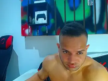 Stripchat Adult Webcams of hugo_19cm