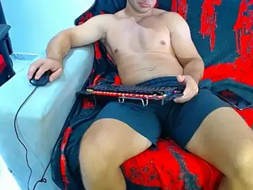 Stripchat Free Live Porn of hugo_19cm