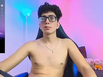 Stripchat Live Sex of TylerWhite_