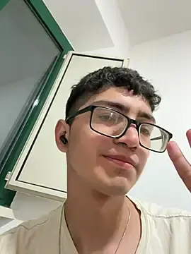 Stripchat Sex Cam of TylerWhite_