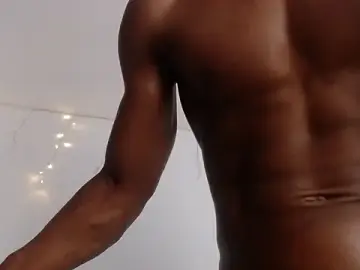 Stripchat Free Live Porn of drake_brwon_23