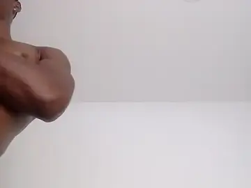 Stripchat Live Sex Cam of drake_brwon_23