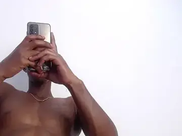 Stripchat Live Sex Cam of drake_brwon_23