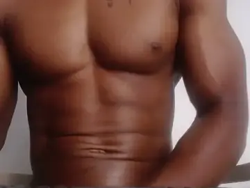 Stripchat Sex Cam of drake_brwon_23