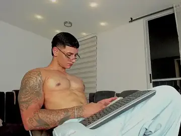 Stripchat Best Webcam of davis_alx1
