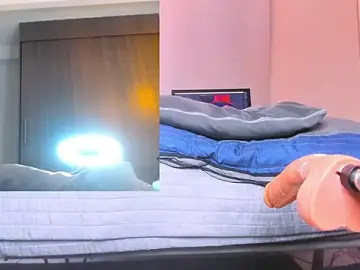 Stripchat Live Sex Cam of ChrisMiller69